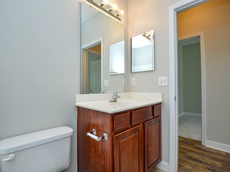 9823 Hyde Glen Ct — Photo 19