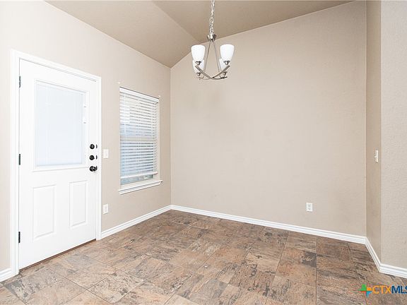 3rd image of 607 Sladecek Dr