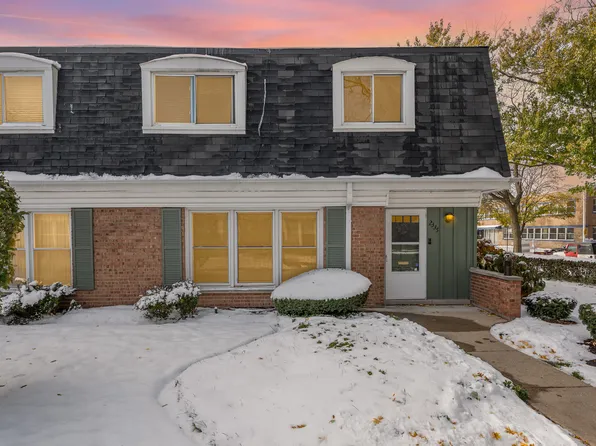 2335 W Greenleaf Ave, Chicago, IL 60645