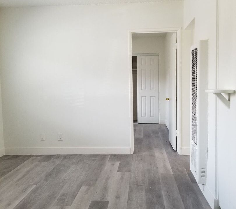 1st image of 1140 W 120th St #2