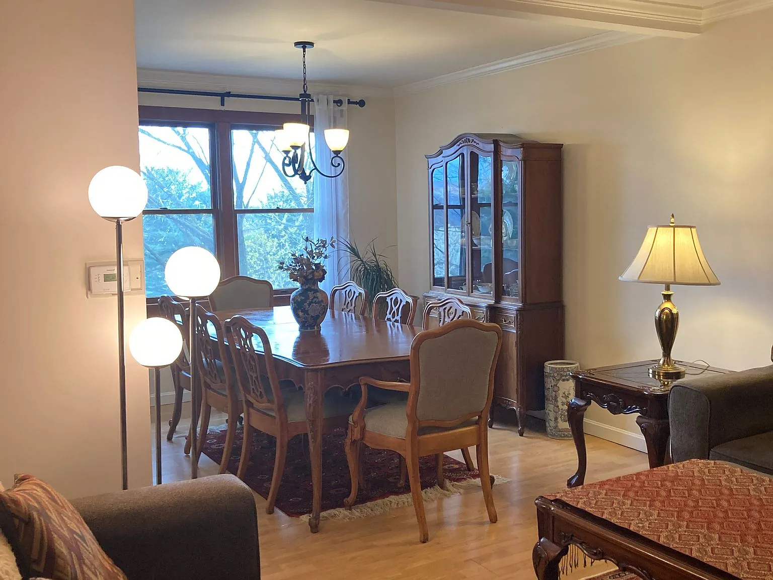 3 bed, 1796 sqft, $2,200 — Photo 3