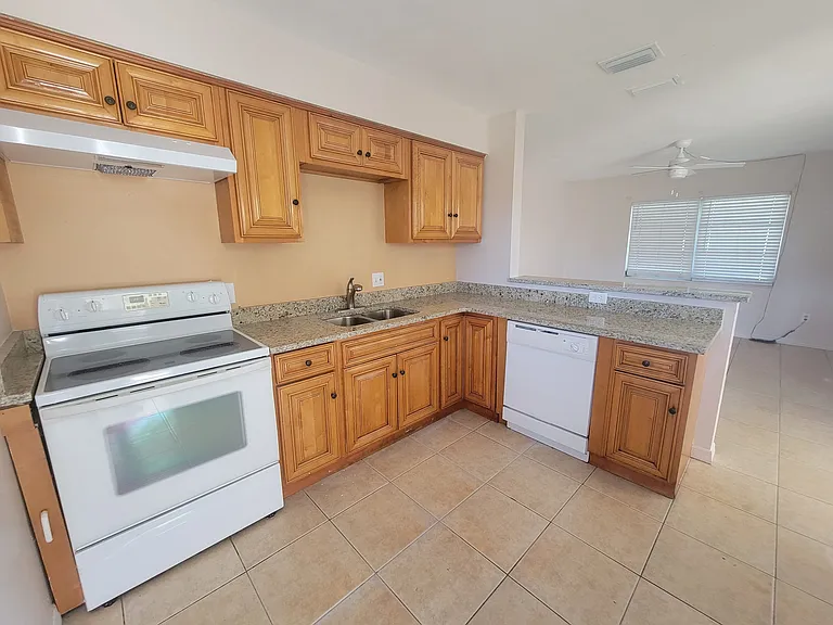 10970 Grove Ter — Photo 11