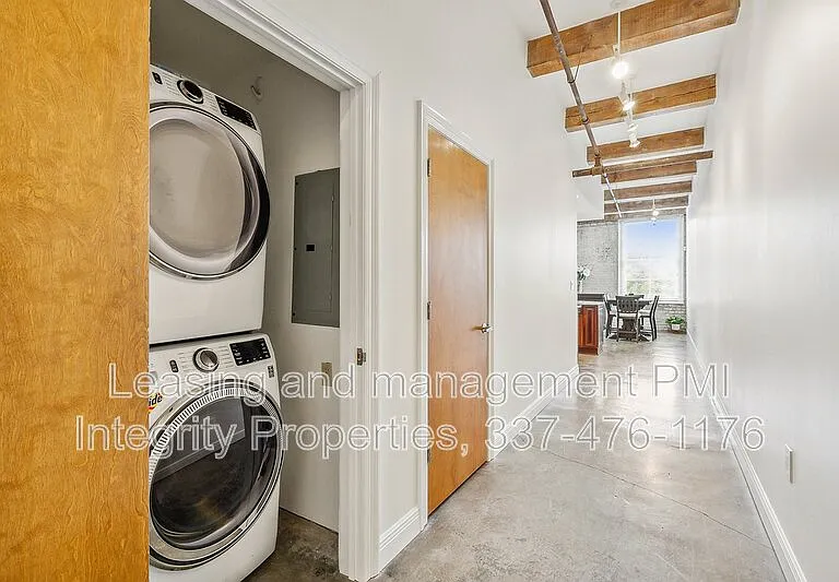 825 Lafayette St #4 — Photo 23