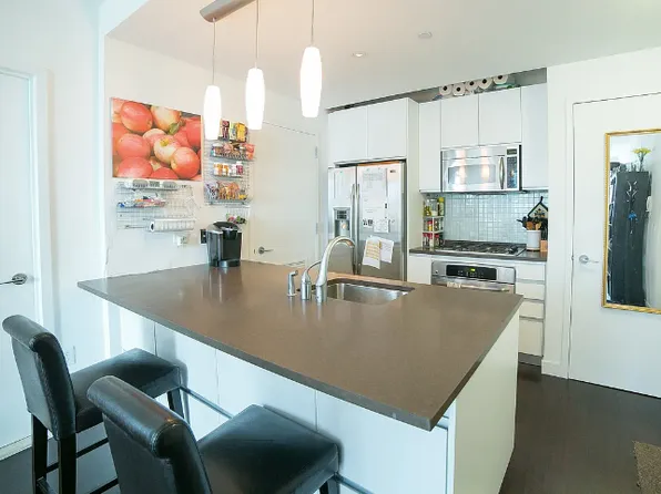 306 Gold Street image 1 of 4