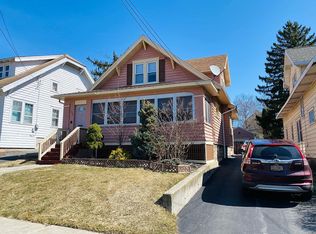 142 Greenland Dr, Syracuse, NY 13208