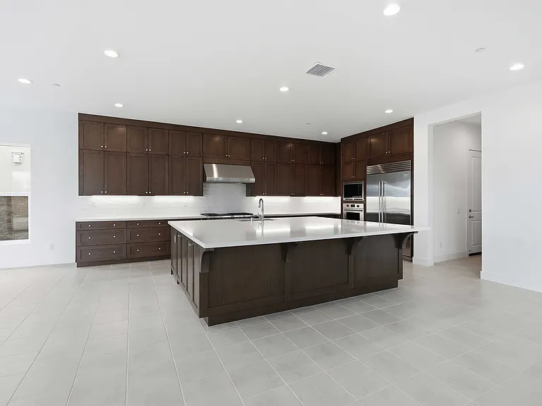 20568 Edgewood Ct — Photo 14