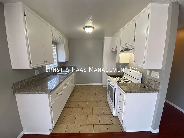 1021 Gladys Ave #4 — Photo 6