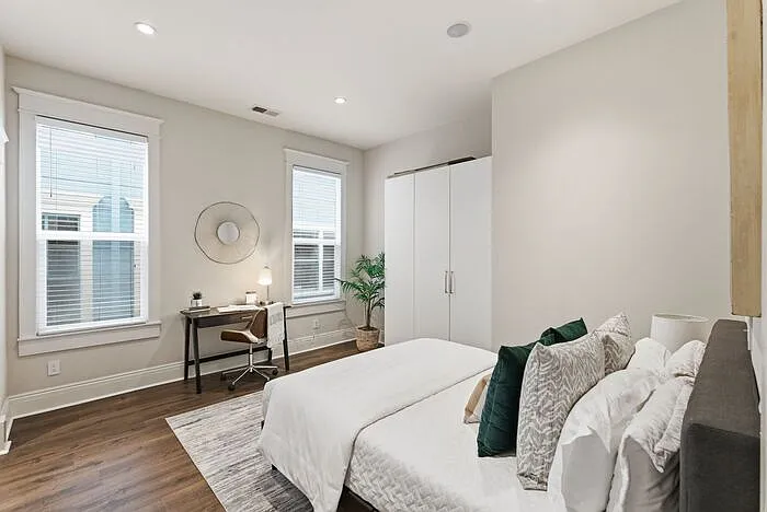 471 S Van Ness Ave — Photo 14