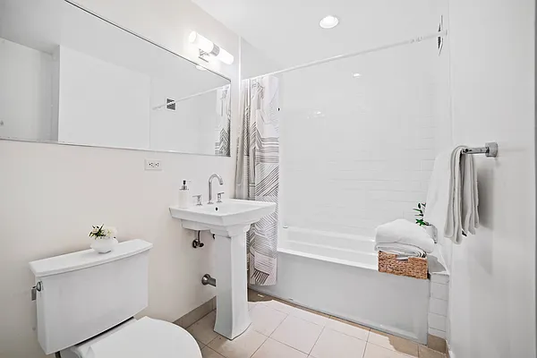 Sold by Corcoran | media 25