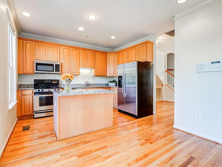 2346 Lee Hwy — Photo 9