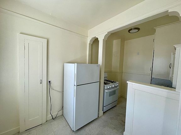 4th image of 1112 Larkin St APT 506