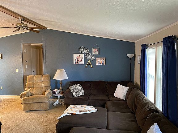 3rd image of 13 Golden Butte Dr