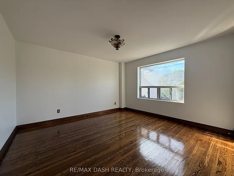 2973 Bloor St W #UPPER — Photo 24