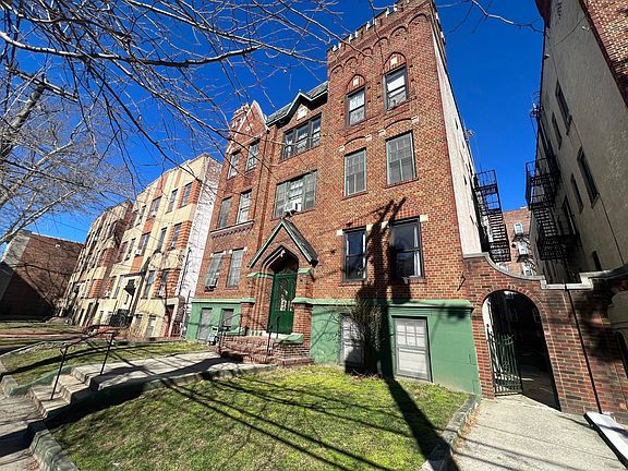 2nd image of 170 Jewett Ave APT A1