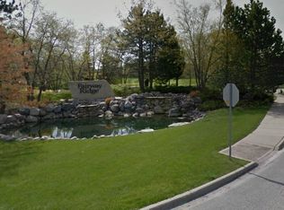 6272 Eagle Ridge Dr, Gurnee, IL 60031