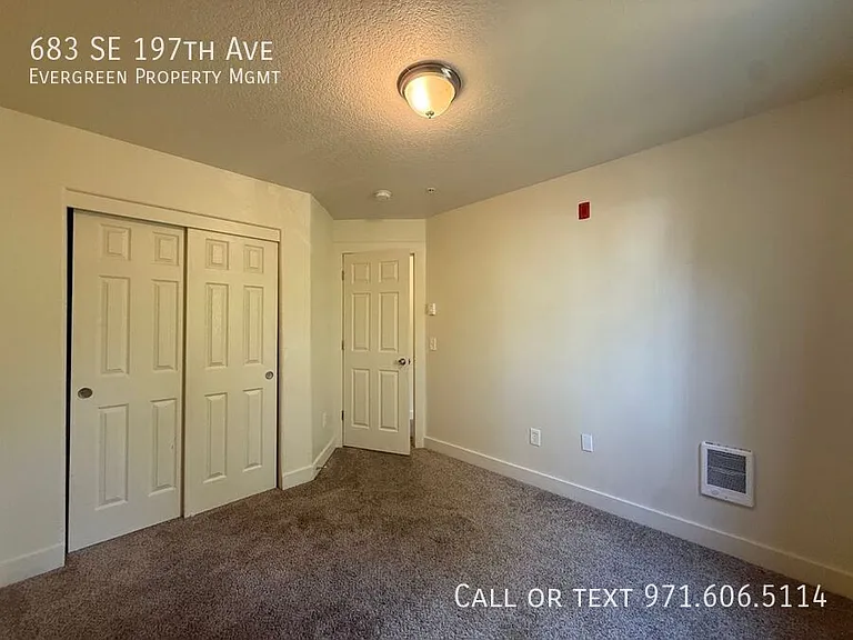 683 SE 197th Ave — Photo 33