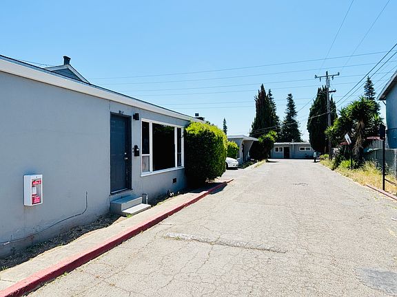 3rd image of 393 Berry Ave #379
