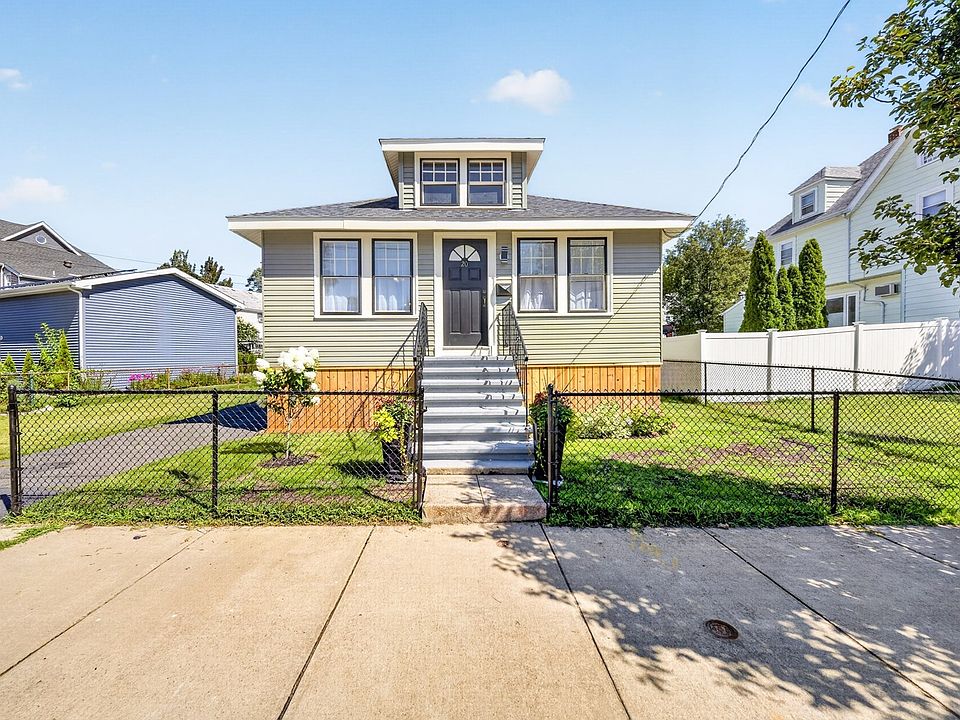 1st image of 20 Huntley St
