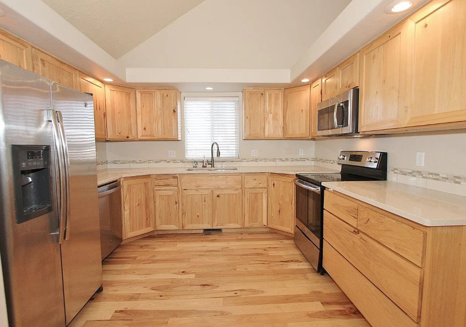 Immaculate Single-Level Home on a Cul-de-Sac — Photo 1