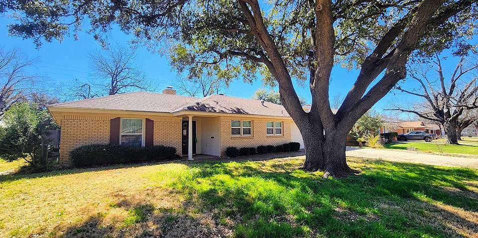 1st image of 3001 Tanglewood Dr