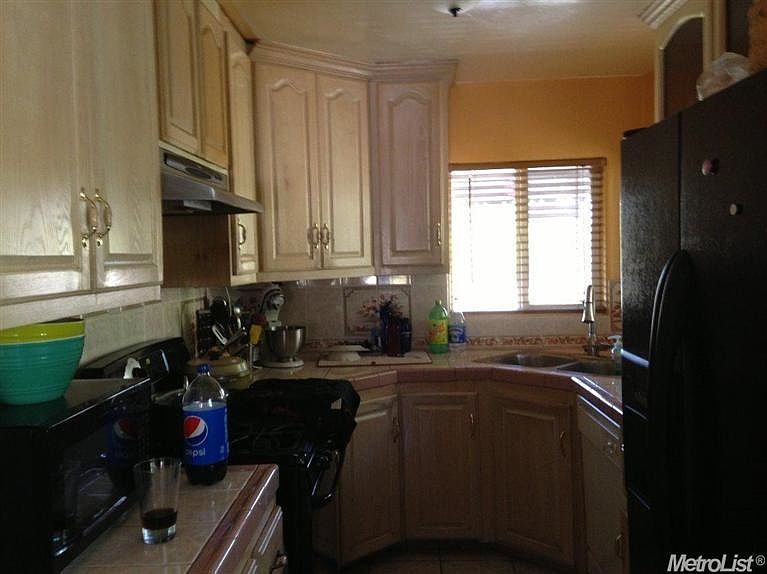 2nd image of 506 Santiago Ave
