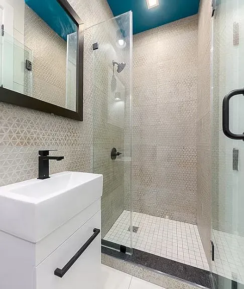 576 Grand St #3R — Photo 11