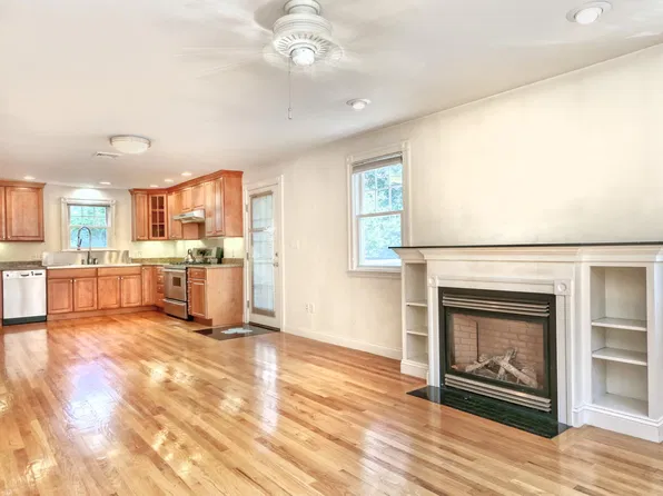 277 Bunker Hill St #2, Charlestown, MA 02129