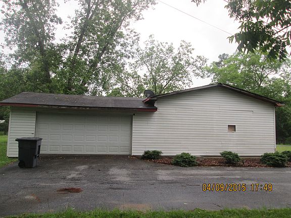 4th image of 180 Dogwood Ln