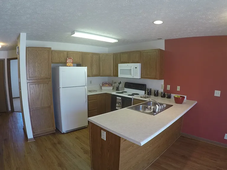 Crosspoint Apartments — Photo 17