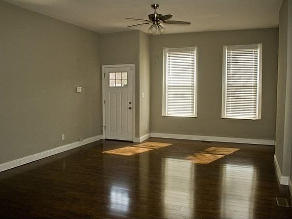 2nd image of 1323 S Boyle Ave