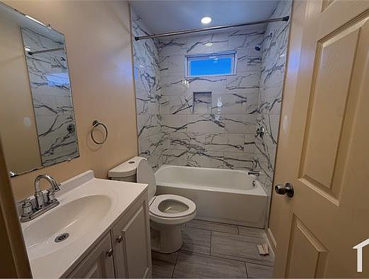 2nd image of 574 Warren Ave #2