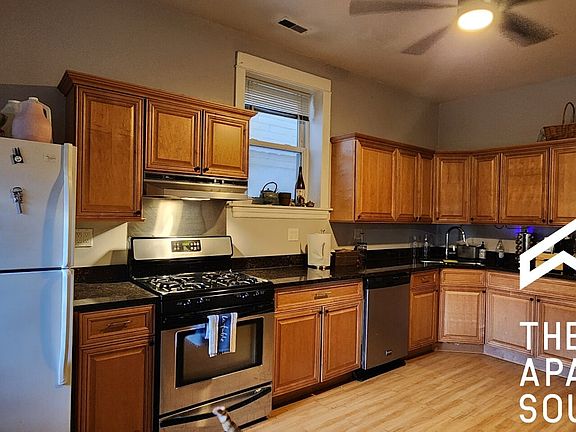2nd image of 1817 N Marshfield Ave #G