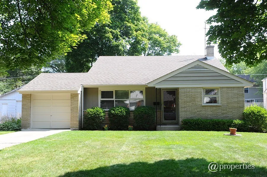 1451 Ferndale Ave photo 1