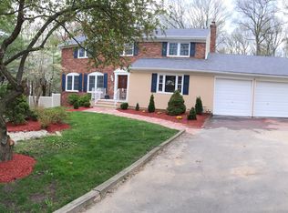 8 Flanders Drive, Montville, NJ 07058