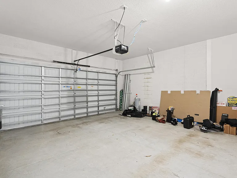 692 NE Turtleback Trl — Photo 42