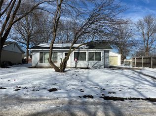 1972 Sir Richard Ct, Decatur, IL 62526