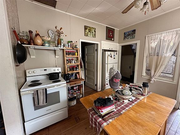 5th image of 246 Penryn Ave