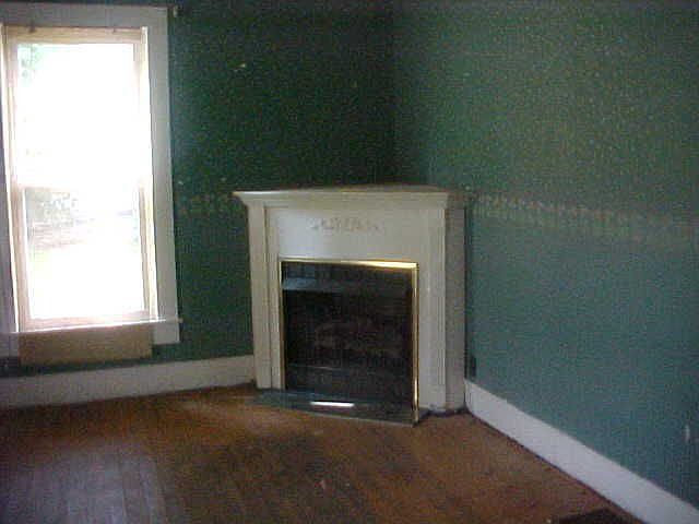 2nd image of 107 College St