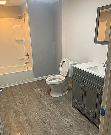 3rd image of 305 Bass Ln