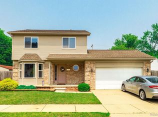 330 Clinton St, Wyandotte, MI 48192