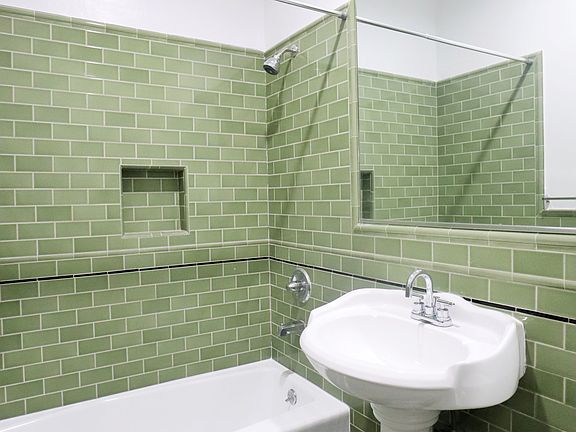 4th image of 180 S Sycamore Ave #103