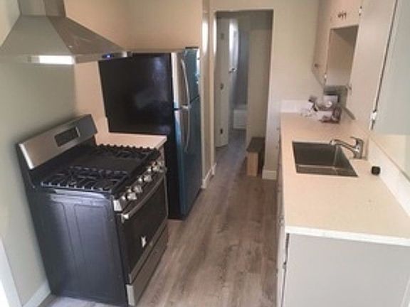 3rd image of 275-299 S Mollison Ave #291