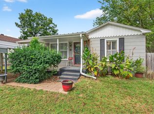 517 W Bullock St, Denison, TX 75020
