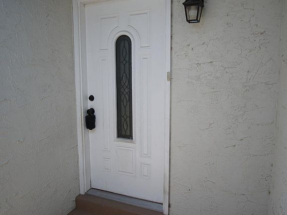 2nd image of 3114 Isla Marino St