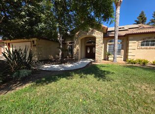 1008 E Arlen Ave, Visalia, CA 93292