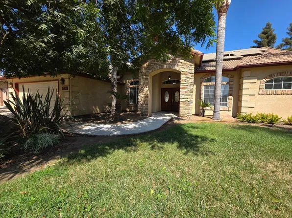 1008 E Arlen Ave, Visalia, CA 93292