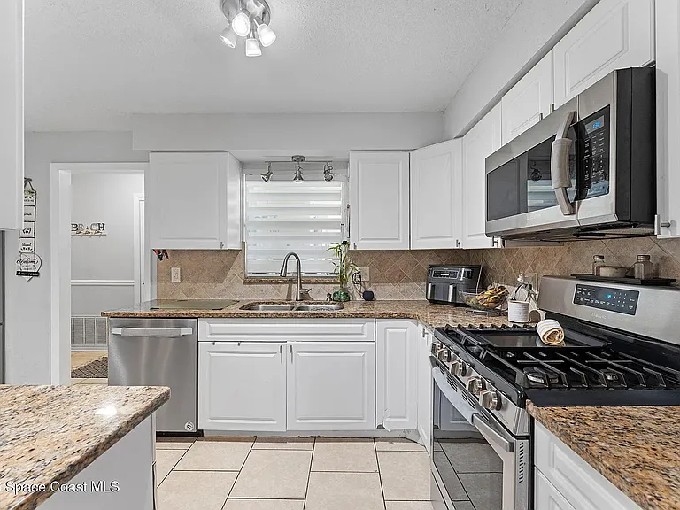1700 S Merrimac Dr — Photo 12