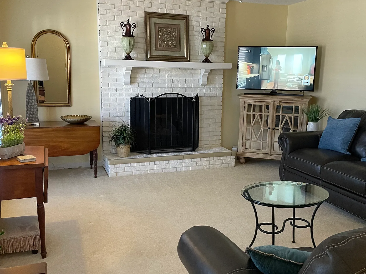 3 bed, 1326 sqft, $2,095 — Photo 2