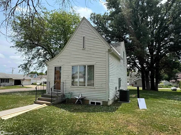 102 4th St, Breda, IA 51436