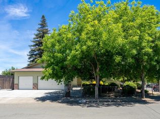 1619 Clover Dr, Santa Rosa, CA 95401